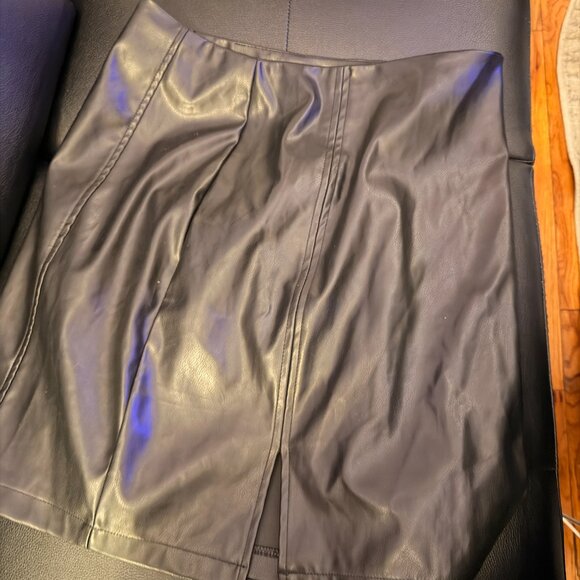 Black Faux Leather Mini Skirt – Size S - Like New - Picture 6 of 6